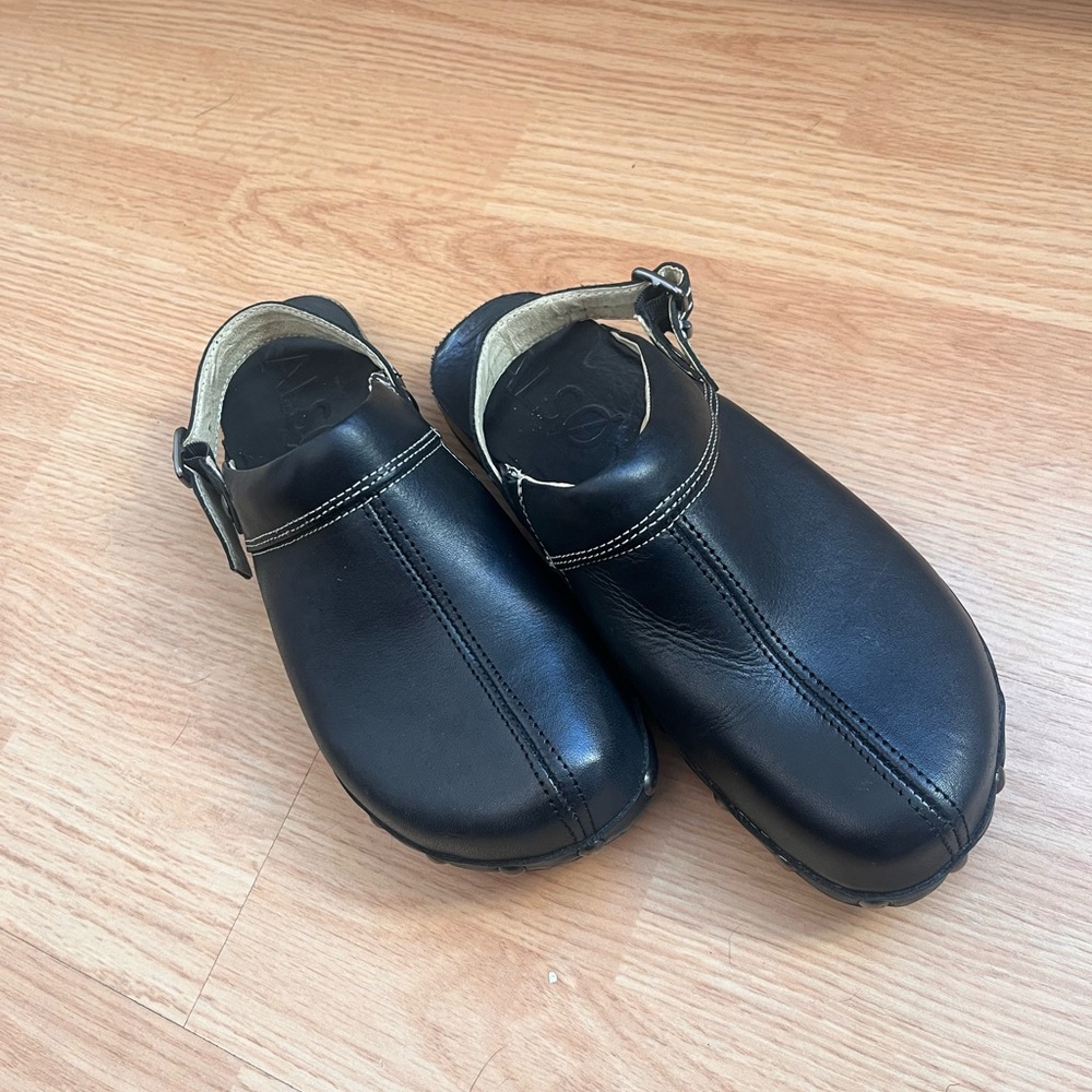 Kalso earth shoes Santi black clog mule 37.5 negative heel like new! 7 boho